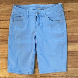 Tommy Bahama Ladies Bermuda Shorts size 2